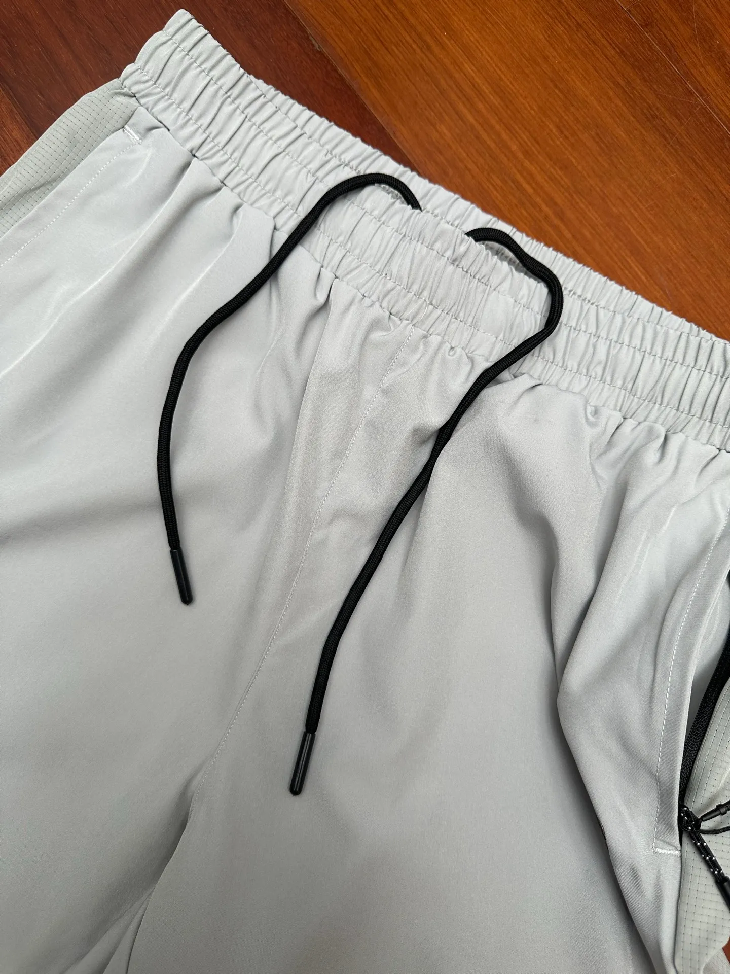 MAMMUT/ 95% ➕5% ， ， Breathable， 。 “ ”Buff。 Breathable ， ， 、 ， ， 。 ， 。 ， Classic Logo， Quality 。 ， 。 MAMMUT 。 ， ， 。 Citywalk ， ， ， ！ ：Black，Khaki， Sizes：L-3x L（ ：125 150 175 190）
